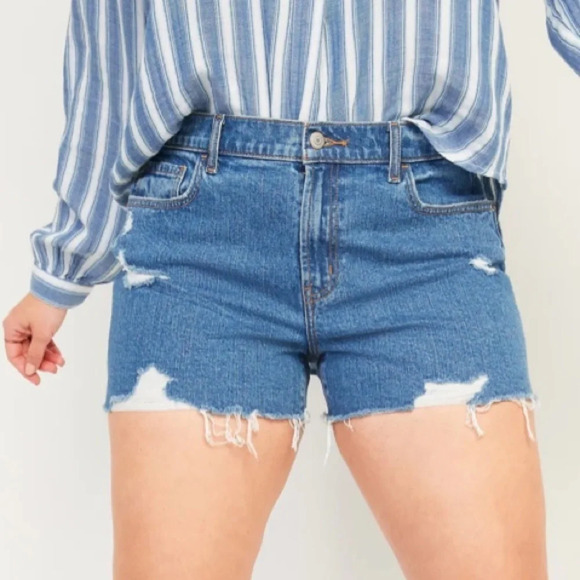 Old Navy Boyfriend Cutoff Shorts with Embroidered Stars 16‎ NWT FINAL - Picture 1 of 7